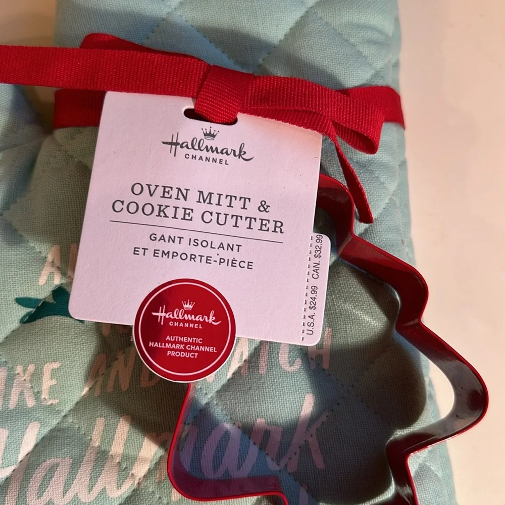 Hallmark Channel oven mitt set NWT, with Christmas tree cookie cutter